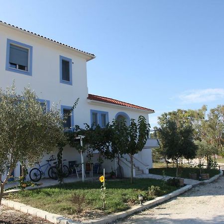 Romanos XI Xi Beach Bagian luar foto